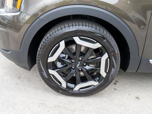 Used 2025 Kia Telluride EX image 28