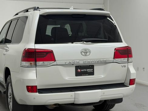 Used 2018 Toyota Land Cruiser AWD/4WD image 43