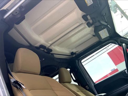 Used 2021 Jeep Wrangler Unlimited Sport image 31