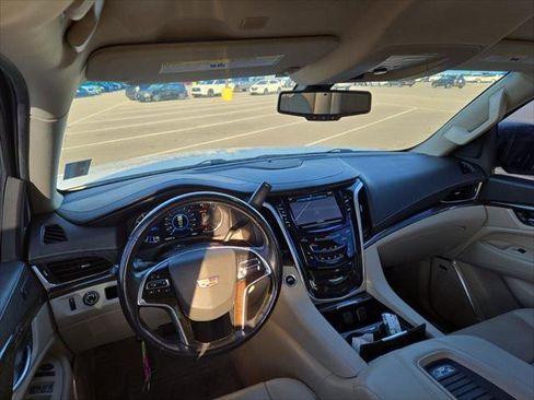 Used 2018 Cadillac Escalade 2WD image 13