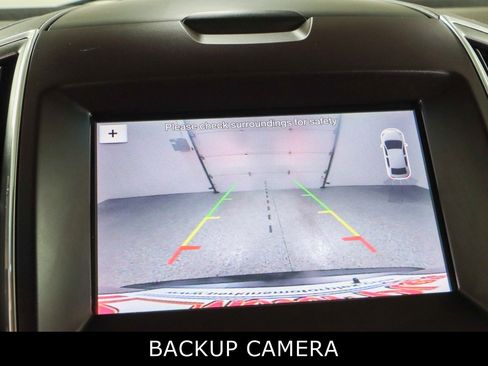 Used 2019 Ford Edge Titanium image 18