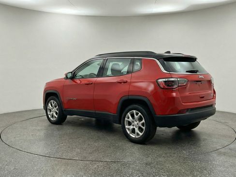 Used 2025 Jeep Compass Limited image 6