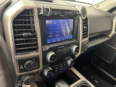 Used 2019 Ford F150 Lariat w/ Equipment Group 502A Luxury AWD/4WD image 28