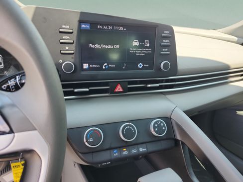 Certified 2023 Hyundai Elantra SE w/ Cargo Package FWD image 8