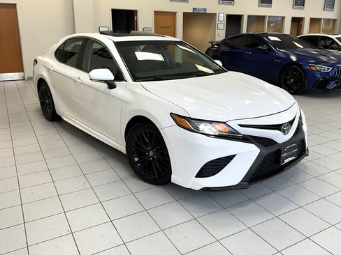 Used 2018 Toyota Camry SE w/ Moonroof Package FWD image 64