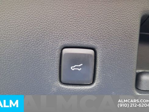 Used 2023 Ford Escape Platinum image 9