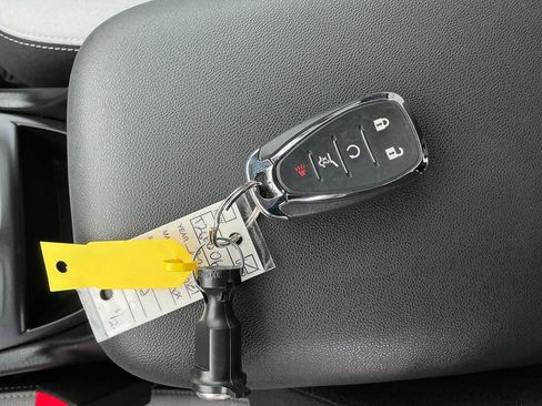 Used 2020 Chevrolet Equinox LT image 34