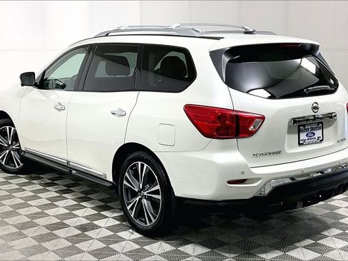 Used 2018 Nissan Pathfinder Platinum image 11