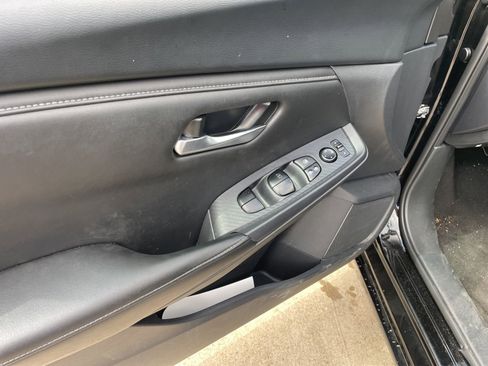 Used 2024 Nissan Sentra SV FWD image 19