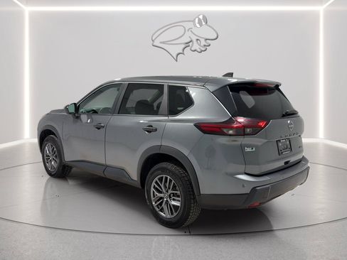 Used 2024 Nissan Rogue S AWD/4WD image 3
