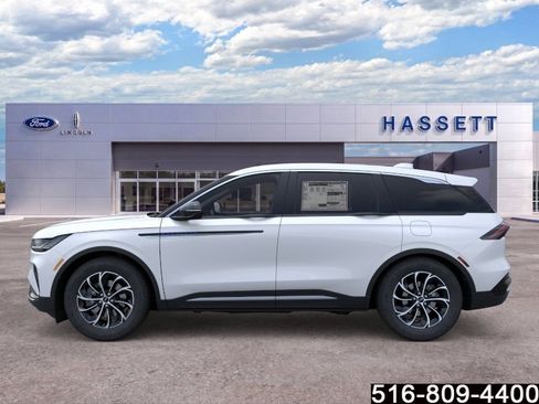 Used 2026 Lincoln Nautilus Premier w/ Equipment Group 102A AWD/4WD image 4