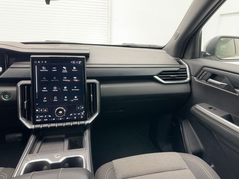 Certified 2025 GMC Acadia Elevation image 24