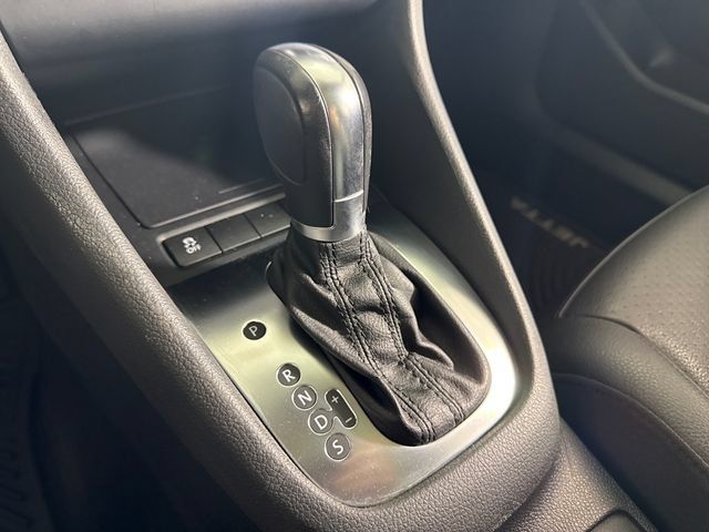 Used 2014 Volkswagen Jetta SE FWD image 37