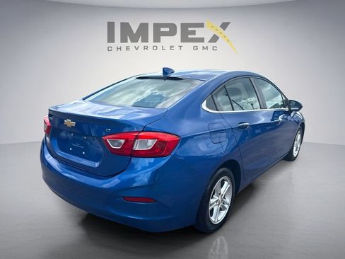Used 2017 Chevrolet Cruze LT w/ Convenience Package FWD image 5