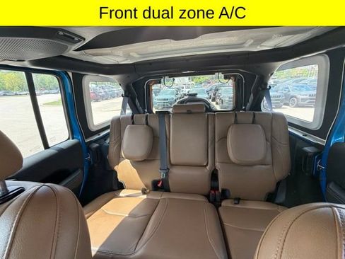 Used 2023 Jeep Wrangler Unlimited Rubicon 4xe w/ Cold Weather Group AWD/4WD image 15