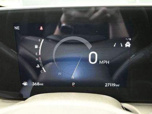 Used 2025 Buick Encore GX Preferred AWD/4WD image 4
