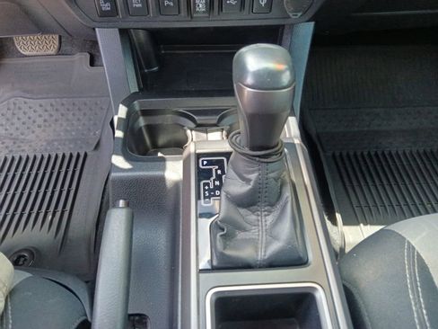 Used 2021 Toyota Tacoma TRD Off-Road w/ Technology Package AWD/4WD image 24