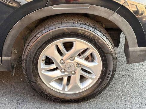 Used 2020 Hyundai Venue SEL FWD image 15