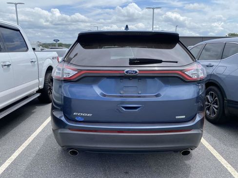 Used 2018 Ford Edge SE FWD image 6