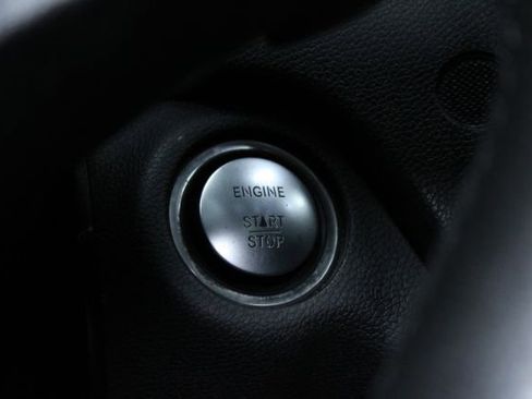 Used 2011 Mercedes-Benz C 63 AMG Sedan w/ Multimedia Pkg image 19