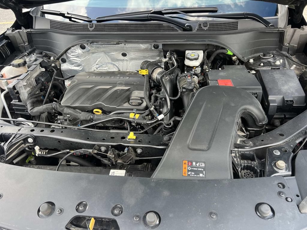 Used 2025 Chevrolet Trax LS w/ LS Convenience Package FWD image 9