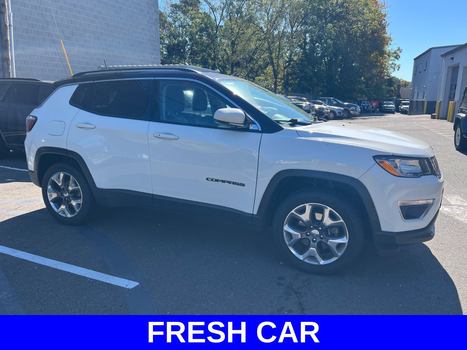 Used 2017 Jeep Compass Limited AWD/4WD image 4