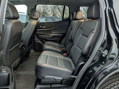 Used 2023 GMC Acadia AT4 w/ Preferred Package image 10