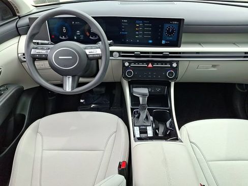 Certified 2025 Hyundai Tucson SEL AWD/4WD image 15
