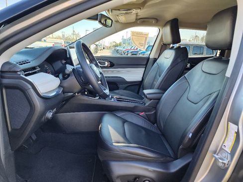 Certified 2022 Jeep Compass Limited image 30