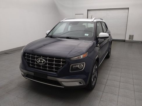 Used 2023 Hyundai Venue Limited w/ Cargo Package FWD image 15