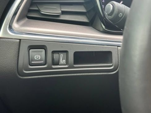 Used 2017 Cadillac XT5 Luxury w/ Driver Awareness Package AWD/4WD image 22