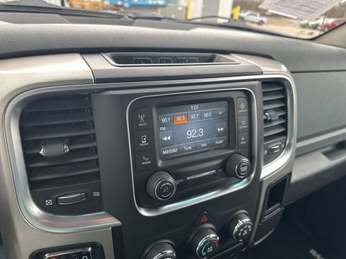 Used 2019 RAM 1500 Classic SLT image 19