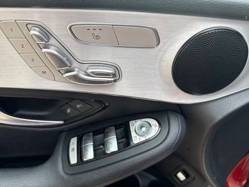 Used 2019 Mercedes-Benz GLC 300 4MATIC image 10