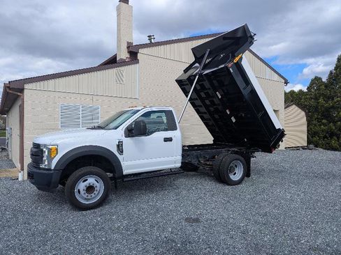 Used 2017 Ford F450 XL image 4