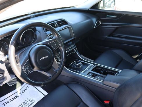 Used 2019 Jaguar XE Premium image 24