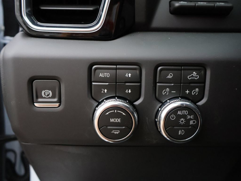 New 2026 GMC Sierra 1500 Denali w/ Technology Package AWD/4WD image 32