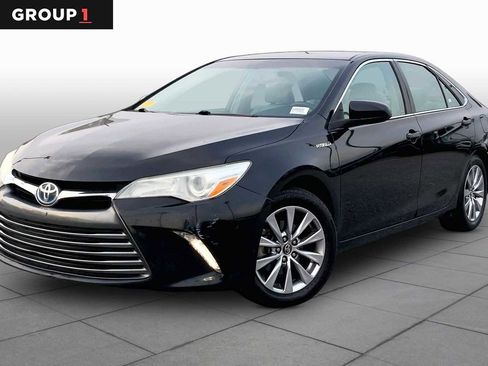 Used 2016 Toyota Camry XLE image 1