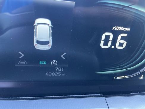 Used 2025 Kia Telluride S image 12