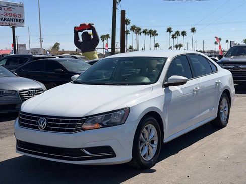 Used 2018 Volkswagen Passat 2.0T S FWD image 1