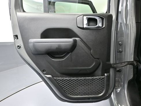 Used 2022 Jeep Gladiator Mojave w/ Auxiliary Switch Group AWD/4WD image 36