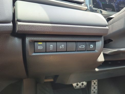 Used 2025 Toyota Camry XSE FWD image 19