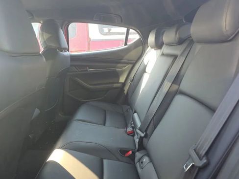 Used 2019 MAZDA MAZDA3 Hatchback w/ Preferred Package FWD image 7