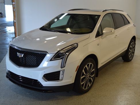 Used 2021 Cadillac XT5 Sportv w/ Platinum Package AWD/4WD image 7