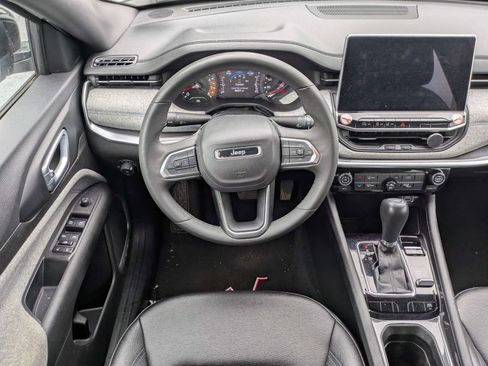 Used 2024 Jeep Compass Latitude AWD/4WD image 15
