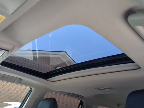 Used 2020 Toyota 4Runner SR5 Premium w/ Moonroof Package RWD image 18