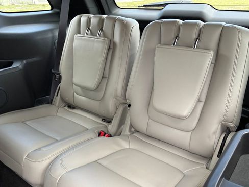 Used 2013 Ford Explorer XLT FWD image 11