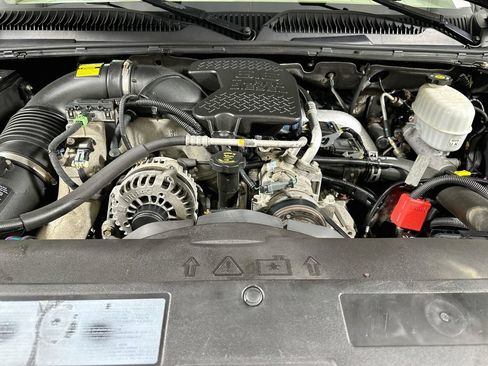 Used 2007 GMC Sierra 3500 SLT w/ Heavy-Duty Power Package AWD/4WD image 18