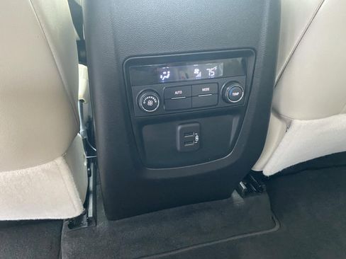 Certified 2023 Buick Enclave Essence AWD/4WD image 22