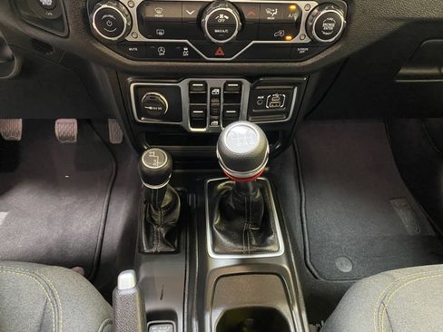 Used 2025 Jeep Wrangler Sport image 43