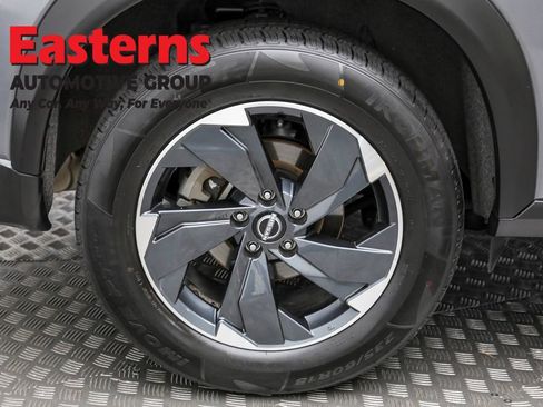 Used 2024 Nissan Rogue SV image 29